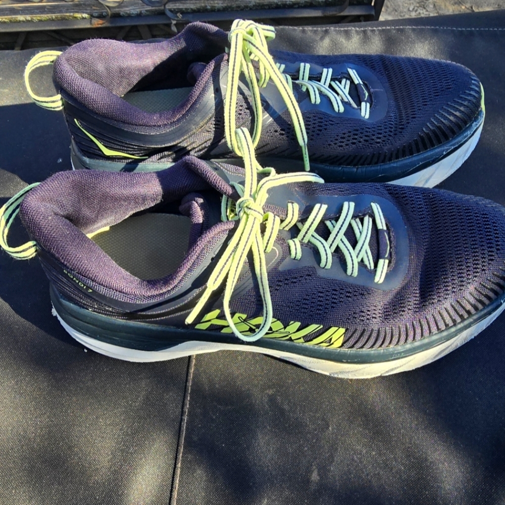 Men's Hoka Bondi 7 size 10 sneakers